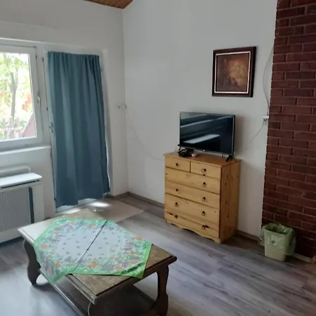 Balassa House Apartmán *